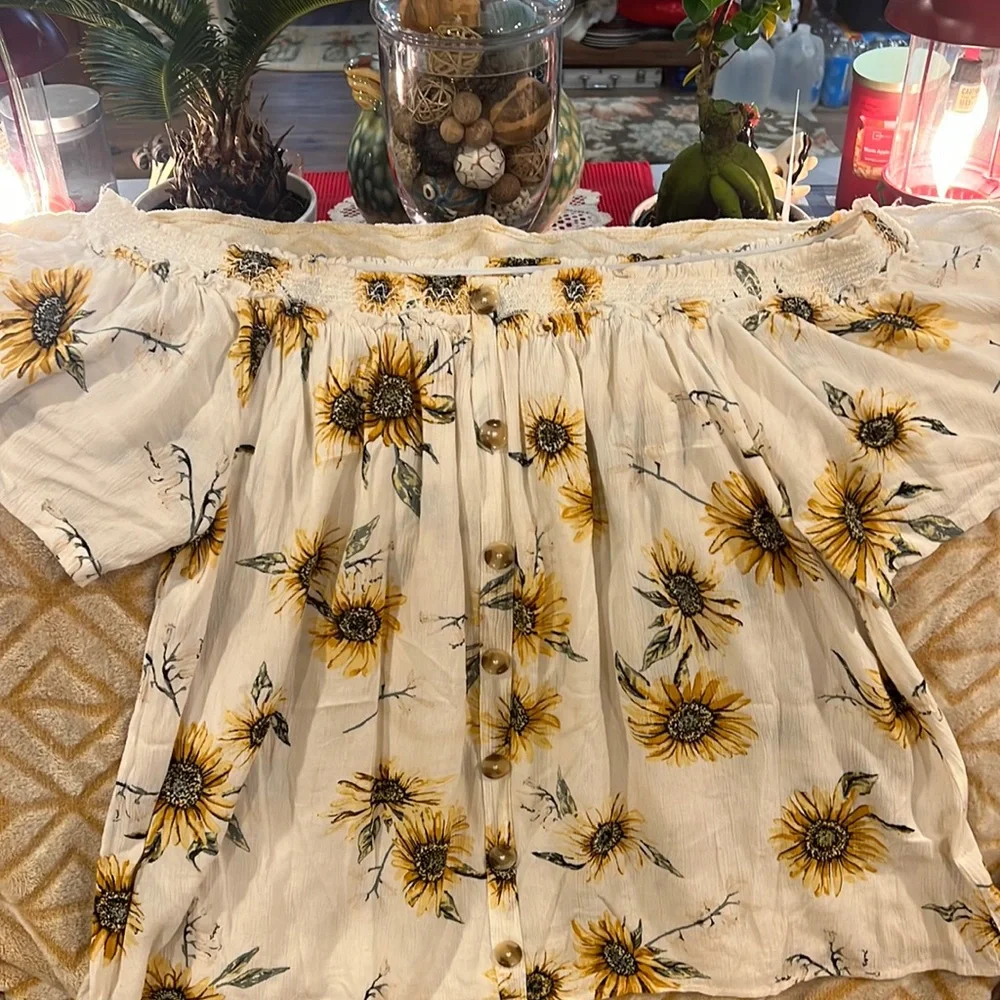 Sunflower, off the shoulder, Maurice’s summer, plus size blouse. - Picture 1 of 1